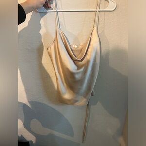 Champagne gold top from en crème